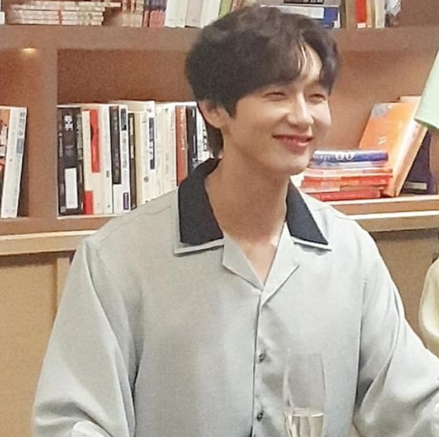 지현우 눈웃음