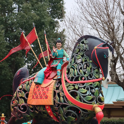 뮬란의 정체성 형성, 문화적 의미, LGBTQ+