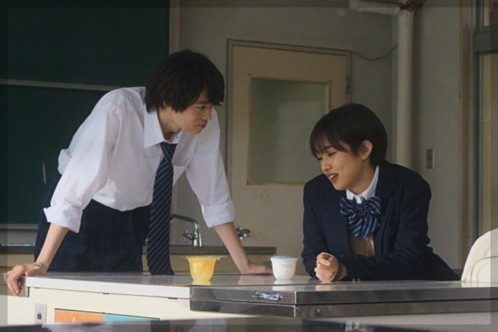 소녀는 졸업하지 않는다