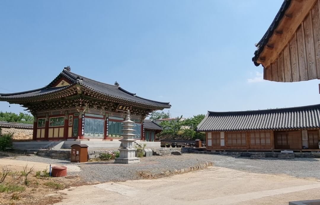 세종시 연화사 : 도심 속 수행과 치유의 공간 마음의 평온을 찾는 길, 비암사 인근의 숨은 명소