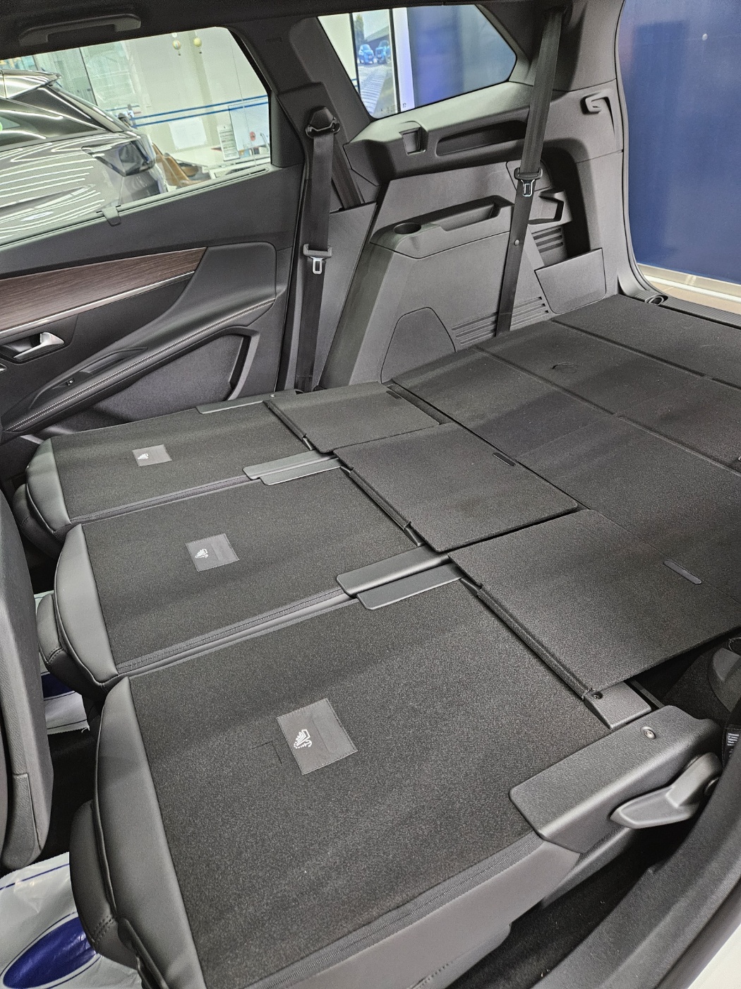 푸조 5008 차박 3열 및 디자인 특징