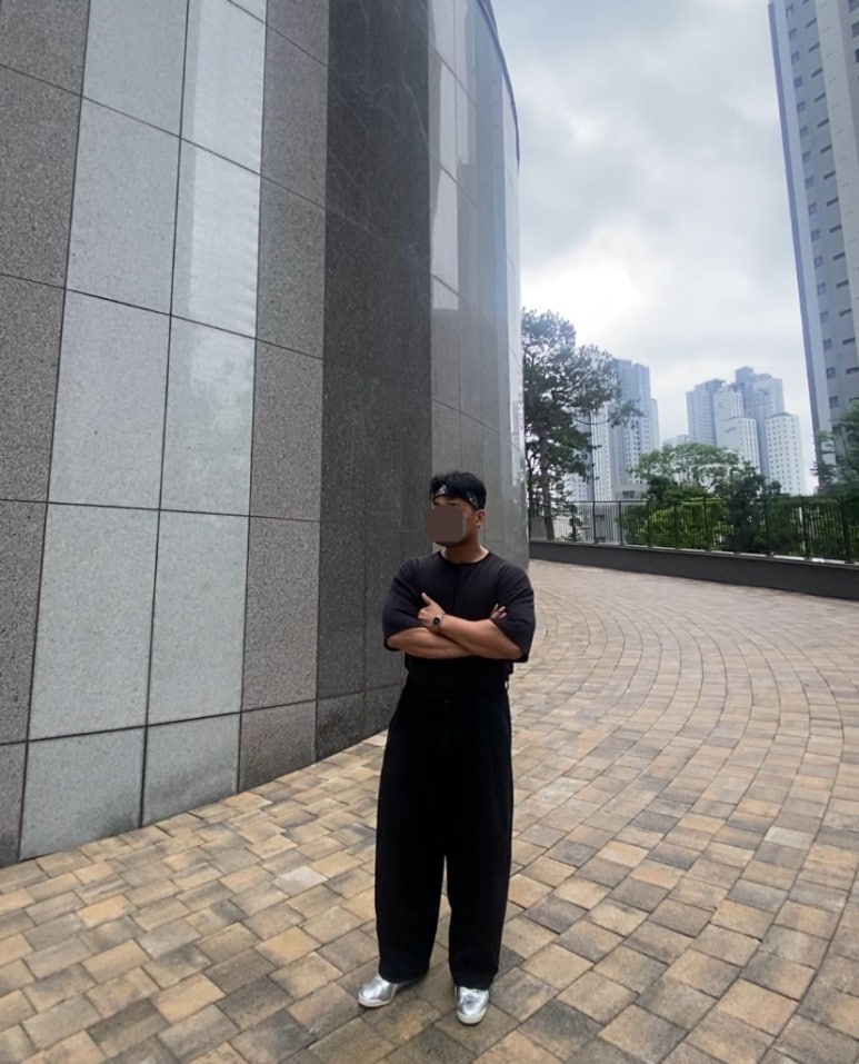 데일리룩(2024. 6. 30.) 하바행크 클래식 반다나, 어커버 오버핏 반팔티, 무신사스탠다드 데님 와이드 벌룬팬츠, 아식스 오니츠카타이거 멕시코 66 올실버, 카시오 A158W