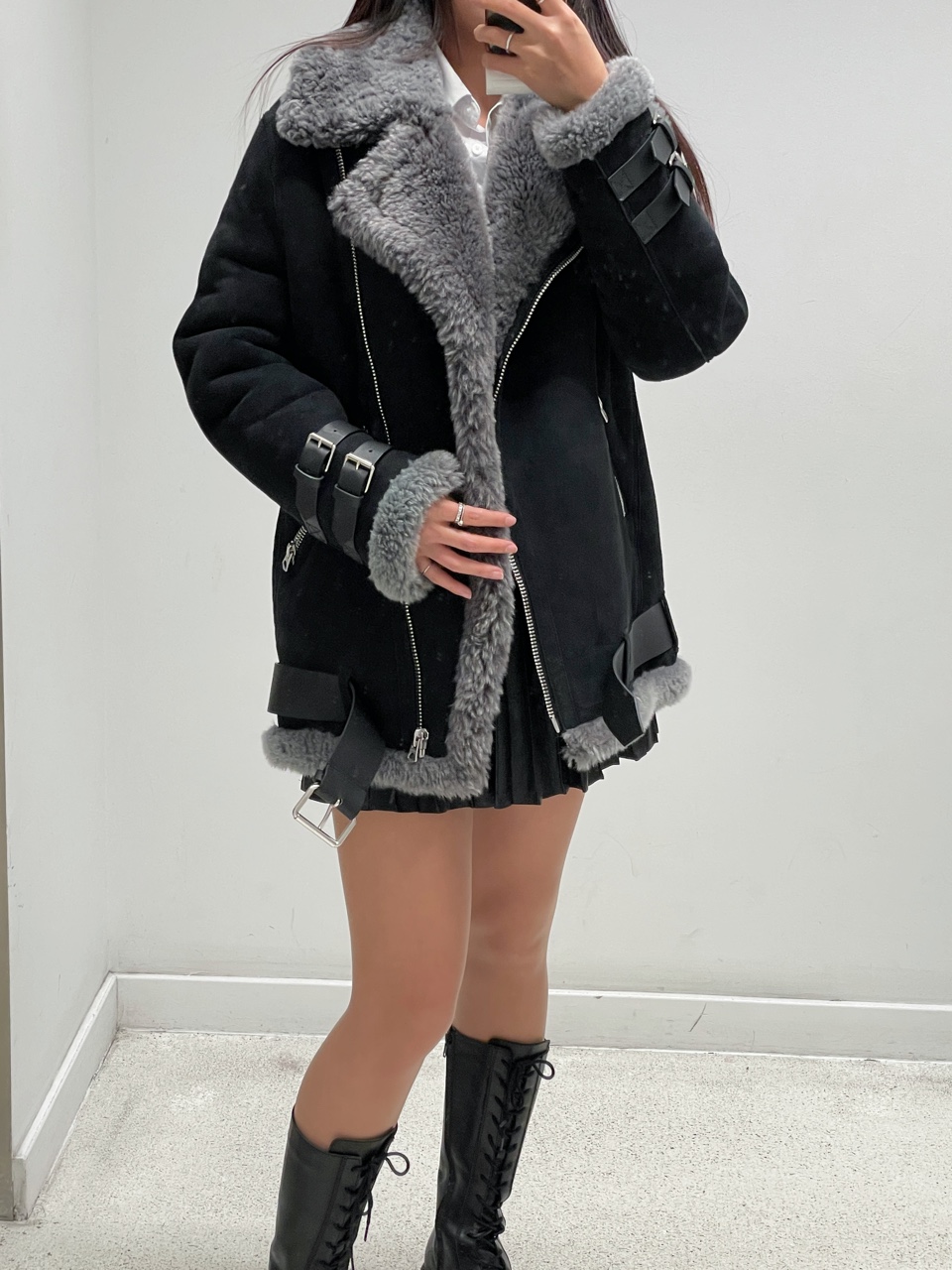 아크네스튜디오 VELOCITE 시어링 램스킨 무스탕 1AR173