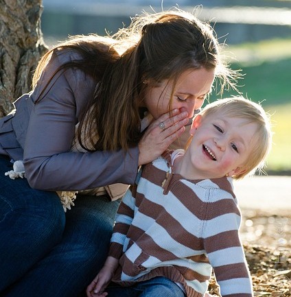 부모의 언어 습관이 아이의 말하기에 미치는 영향 이미지
