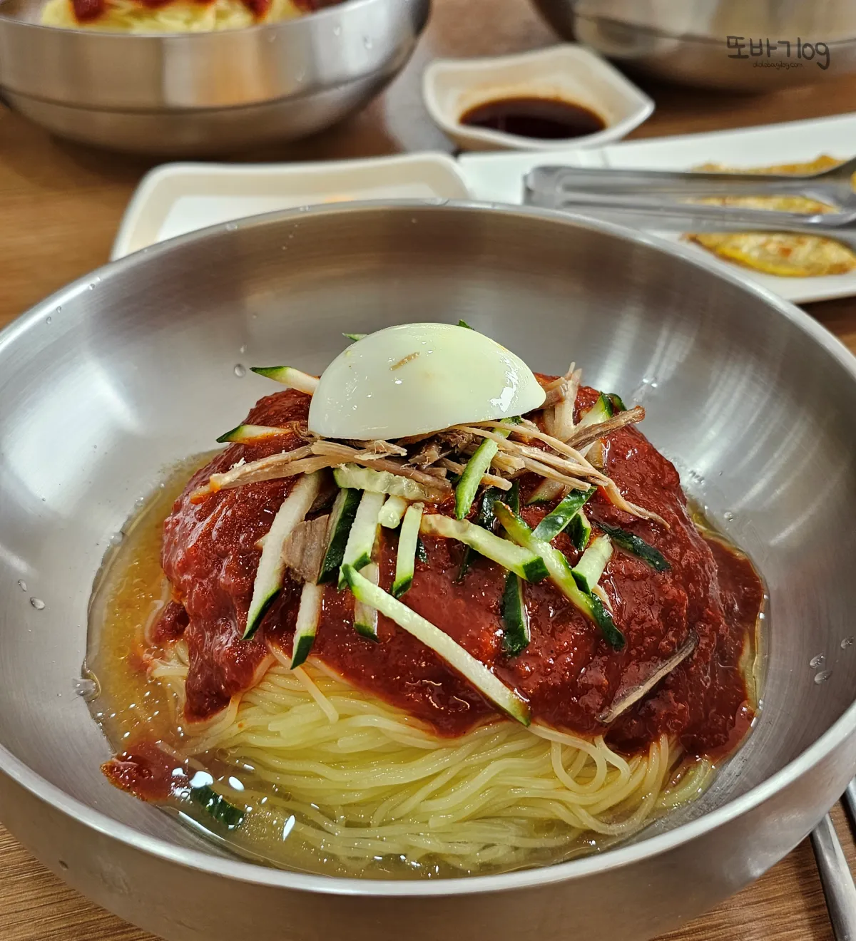 왜관-소문난동래밀면-비빔밀면