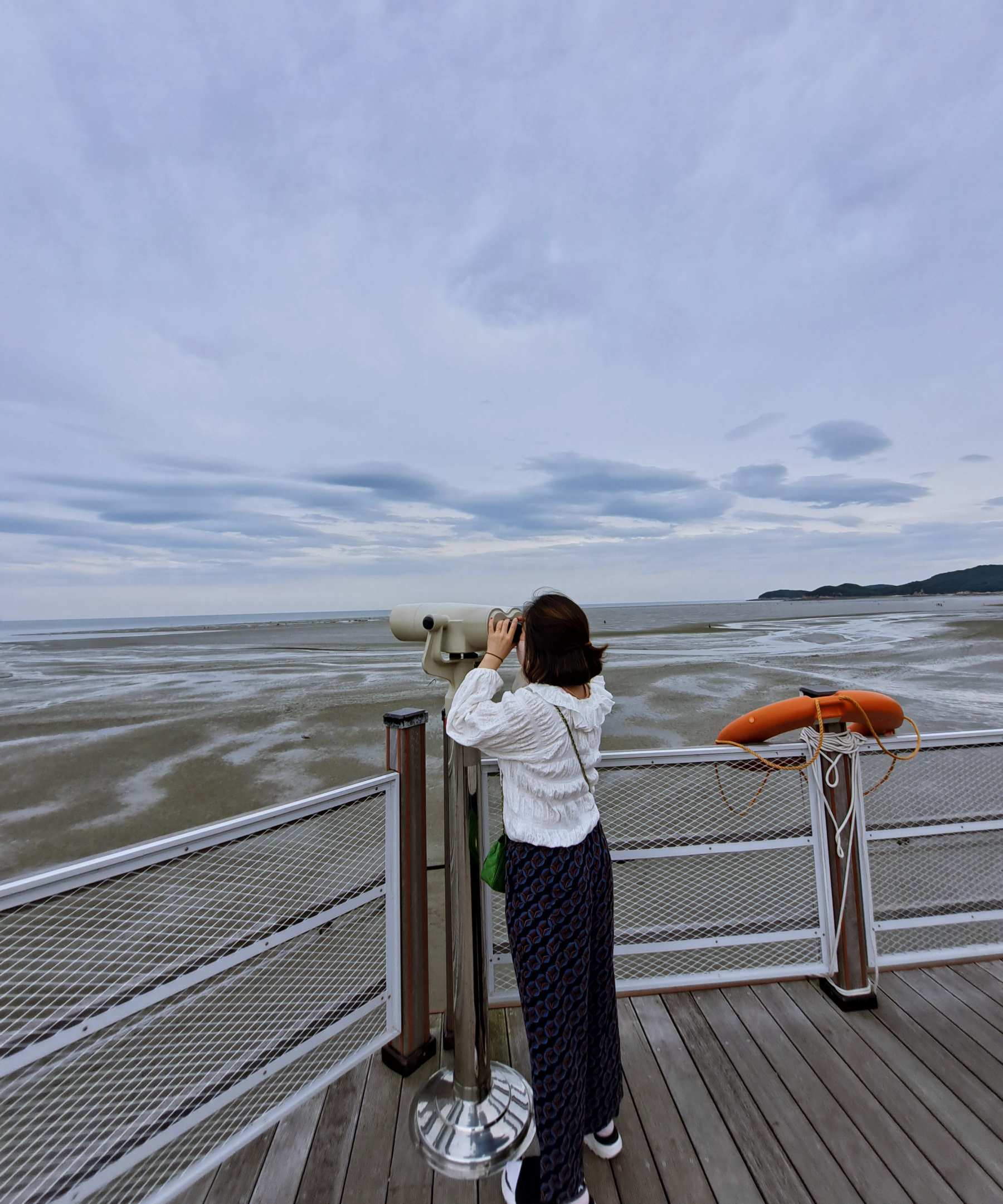 탐방로 설치된 망원경