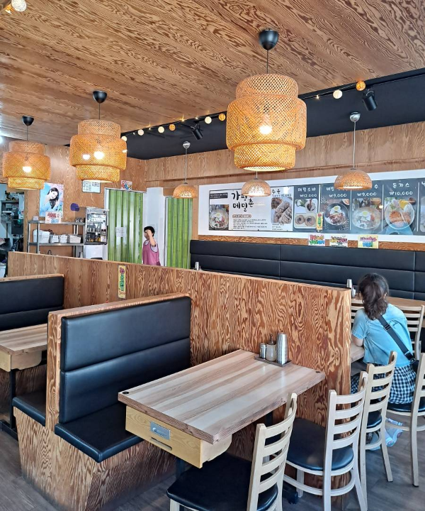 가평메밀촌 매장 내부 풍경