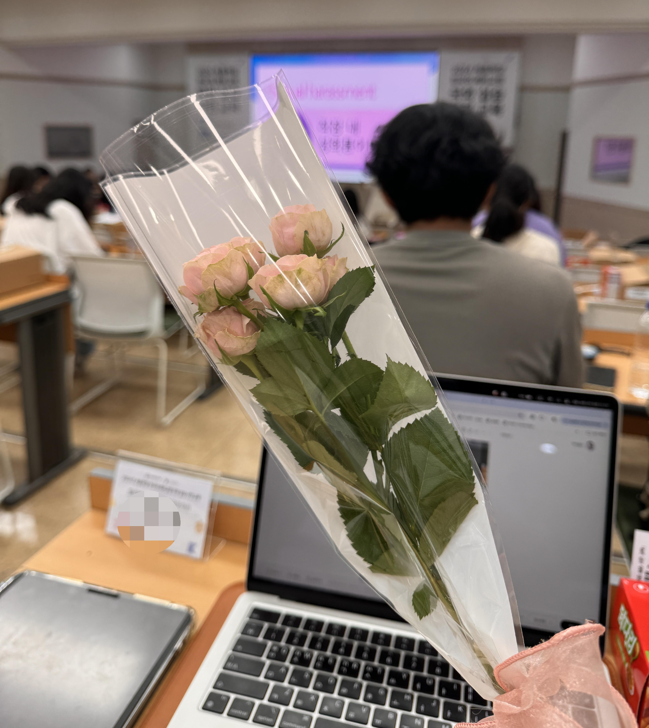 재주는 곰이 부리고 돈은 되놈이 번다