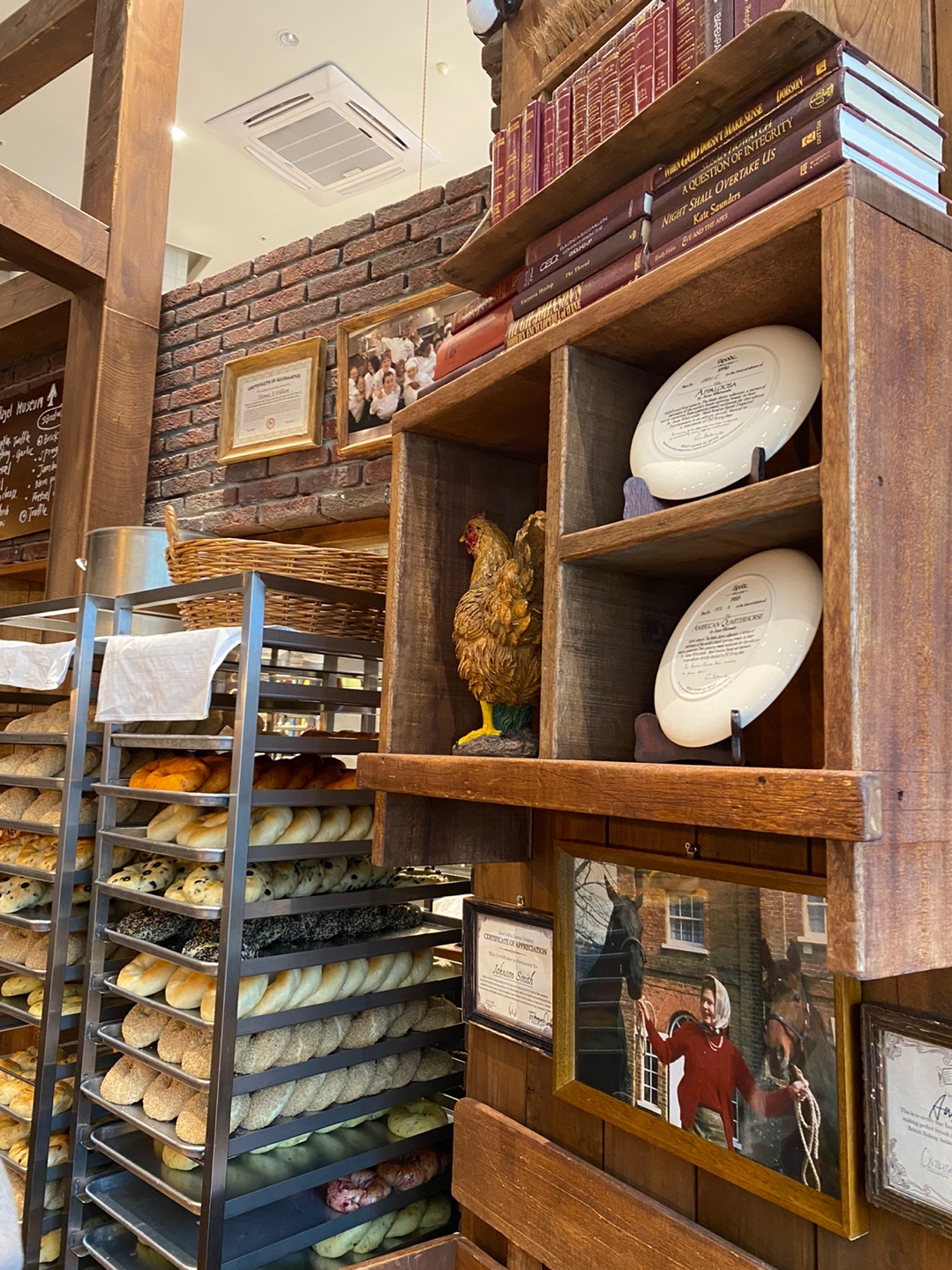 매장 인테리어와 베이글