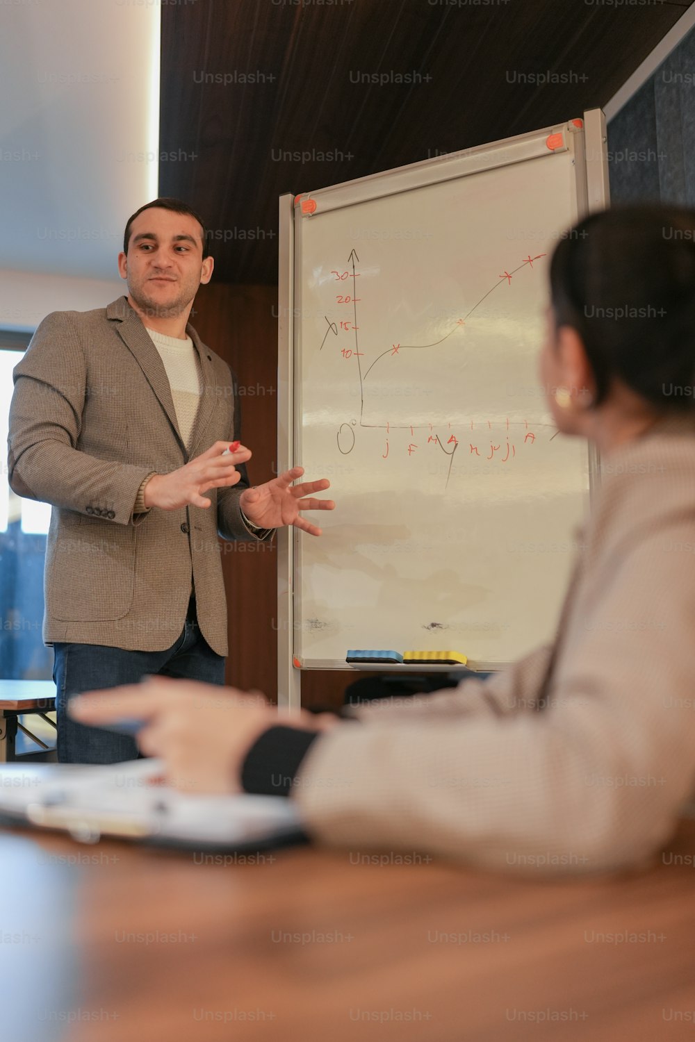 배경과 전문성 관련 이미지