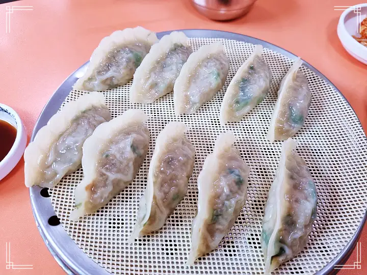 진심 가득 건강 담은 맛 화성 병점 맛집 추천 생방송투데이 김치만두 고기만두 비빔만두 튀김만두 그리움을 달래는 온기 추억의 행복 만두 오늘방송 인생분식