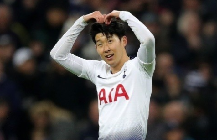 만인지상 - 최고의 활약을 펼치고 있는 손흥민 선수