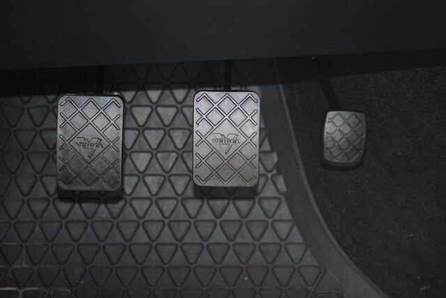 자동차 브레이크 소리