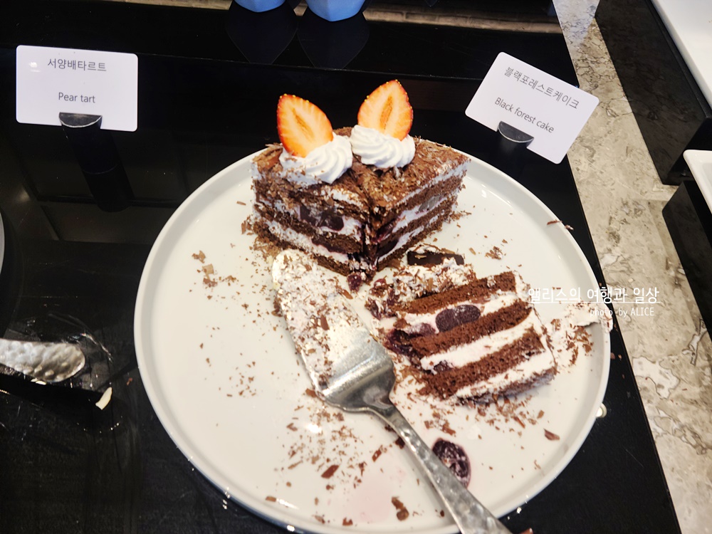 포포인츠 바이 쉐라톤 서울 명동 에볼루션 뷔페 런치 후기