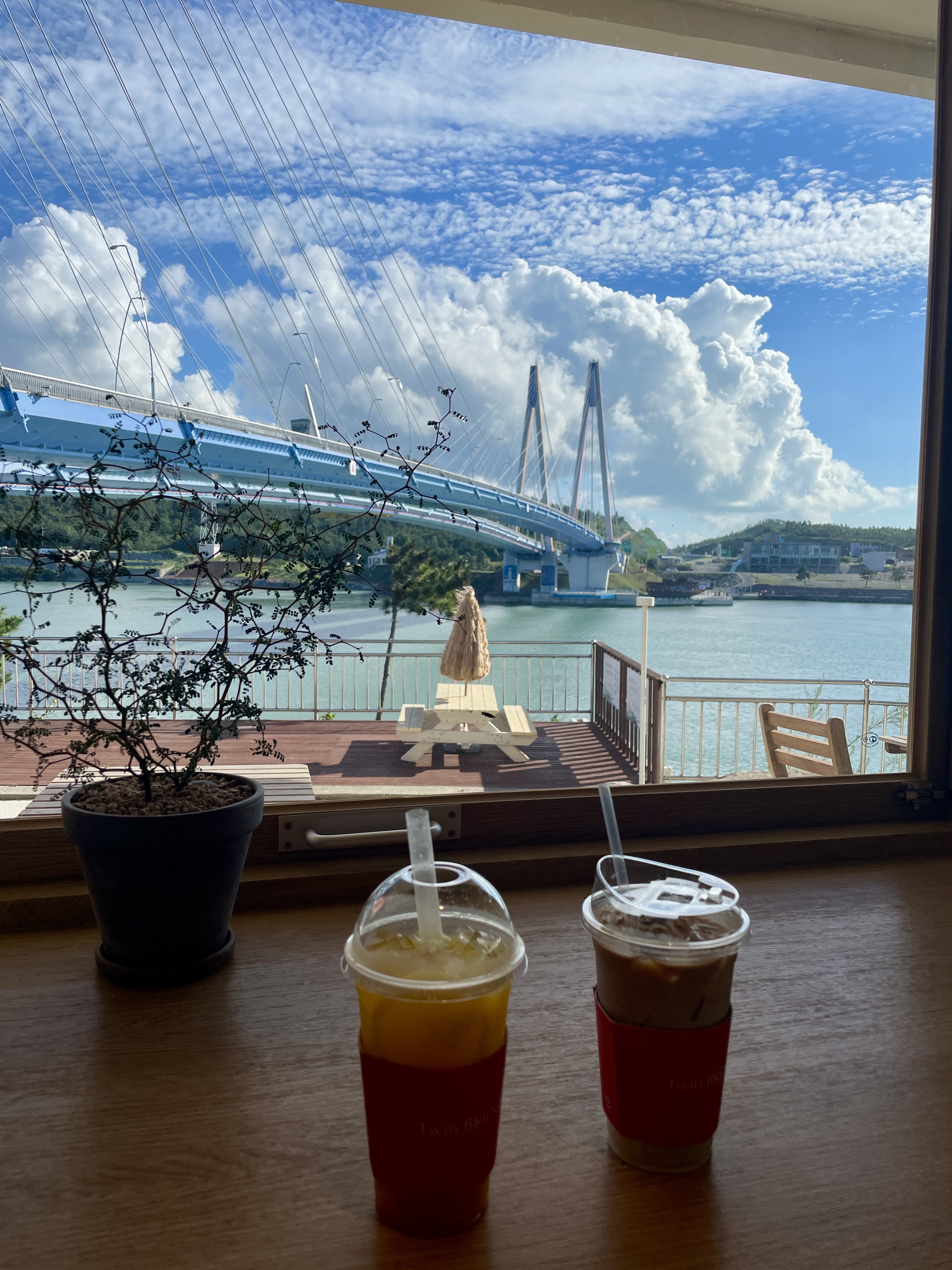 카페 트윈브릿지