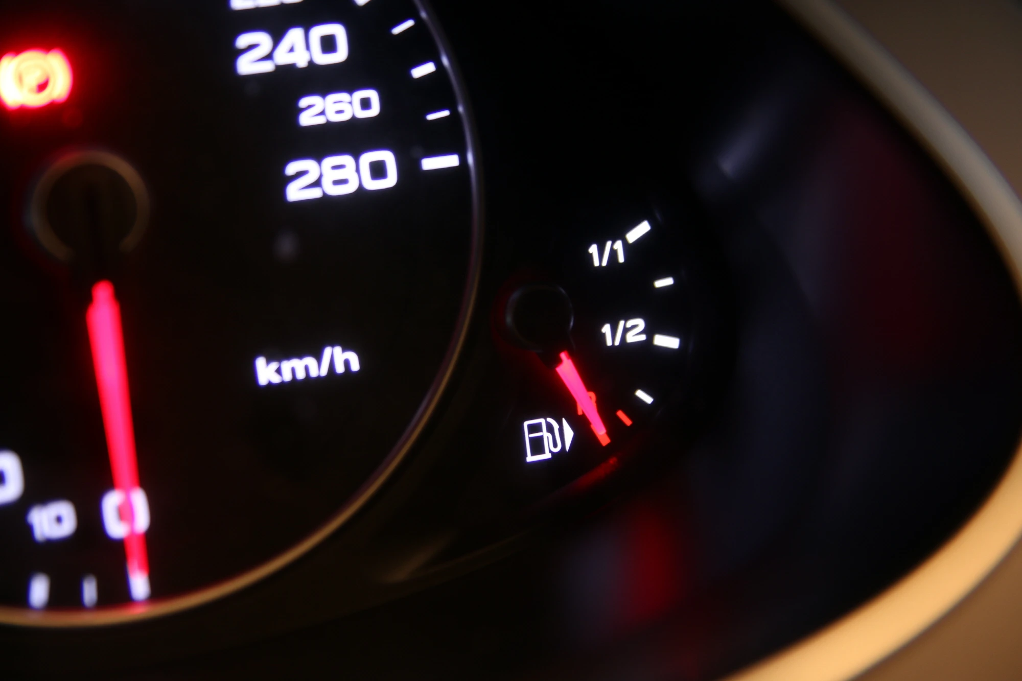 자동차 주유구 방향 표시