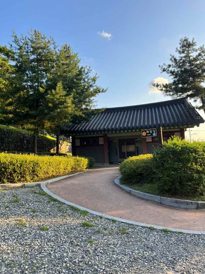 우암사적공원 화장실