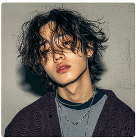 남자 히피펌 의상 스타일 및 악세사리