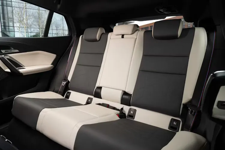 BMW iX2 eDrive20 이미지
