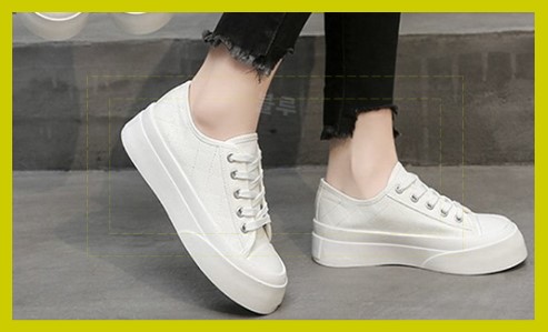 여성 화이트 스니커즈 알아봅니다