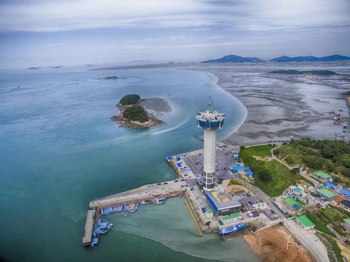 칠산타워