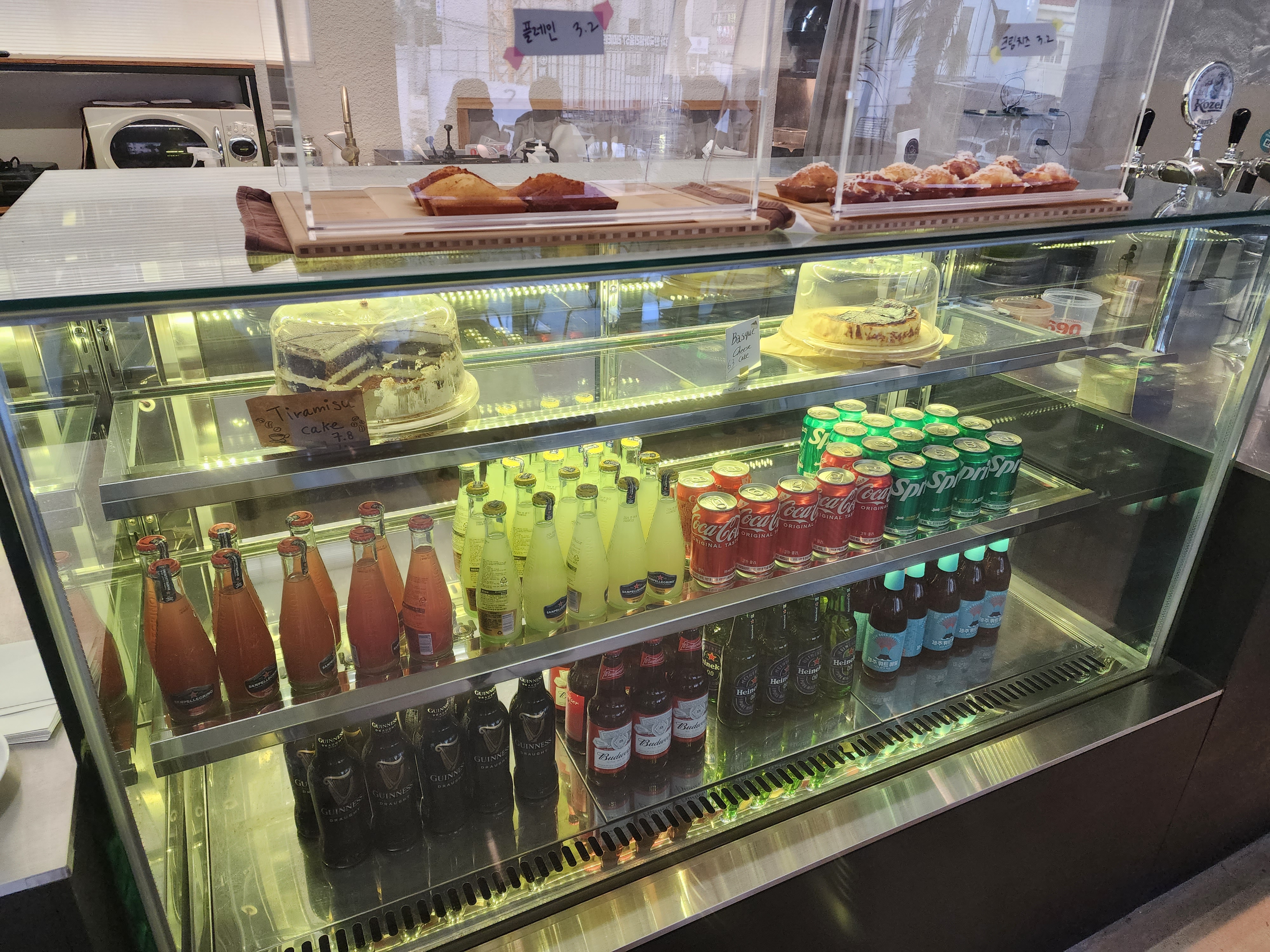 디저트 쇼케이스