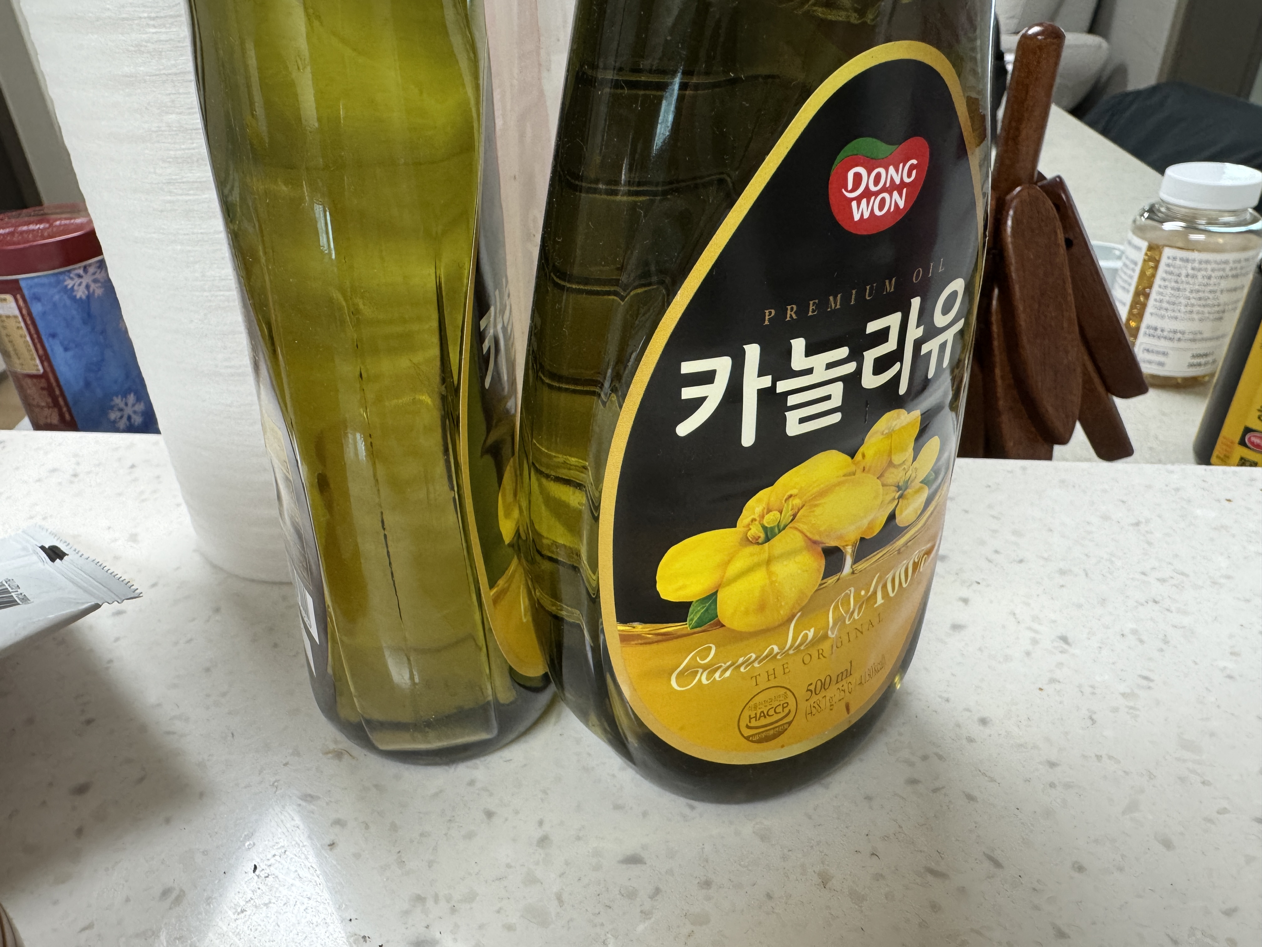 주방연구소 ❘ 식용유 보관방법, 싱크대 옆에 두면 안 되는 이유와 오래 신선하게 보관하는 방법