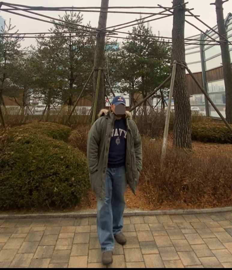 데일리룩('25. 12. 16.)휴먼앤캣 파운드3 스톤워싱 볼캡, 로스코 9963 N-3B 파카 점퍼, 아웃스탠딩 NAVY 맨투맨, 에러스익셉티드 왁스드데님팬츠, 블런드스톤 585