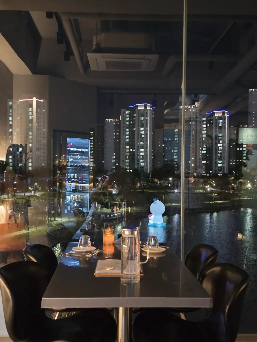 park727 창가석 테이블 세팅