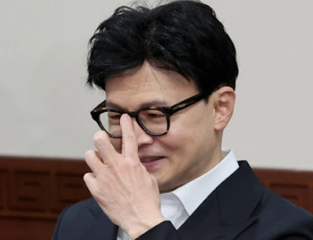 한동훈 검사 프로필 지지율 관련주