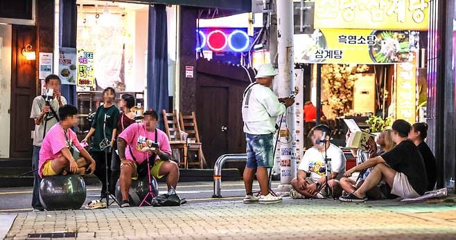 Internet broadcasters streaming around Bucheon Station