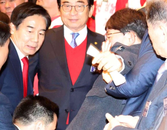 대통령실 경호처 강성희 강제 퇴장 과잉경호 논란