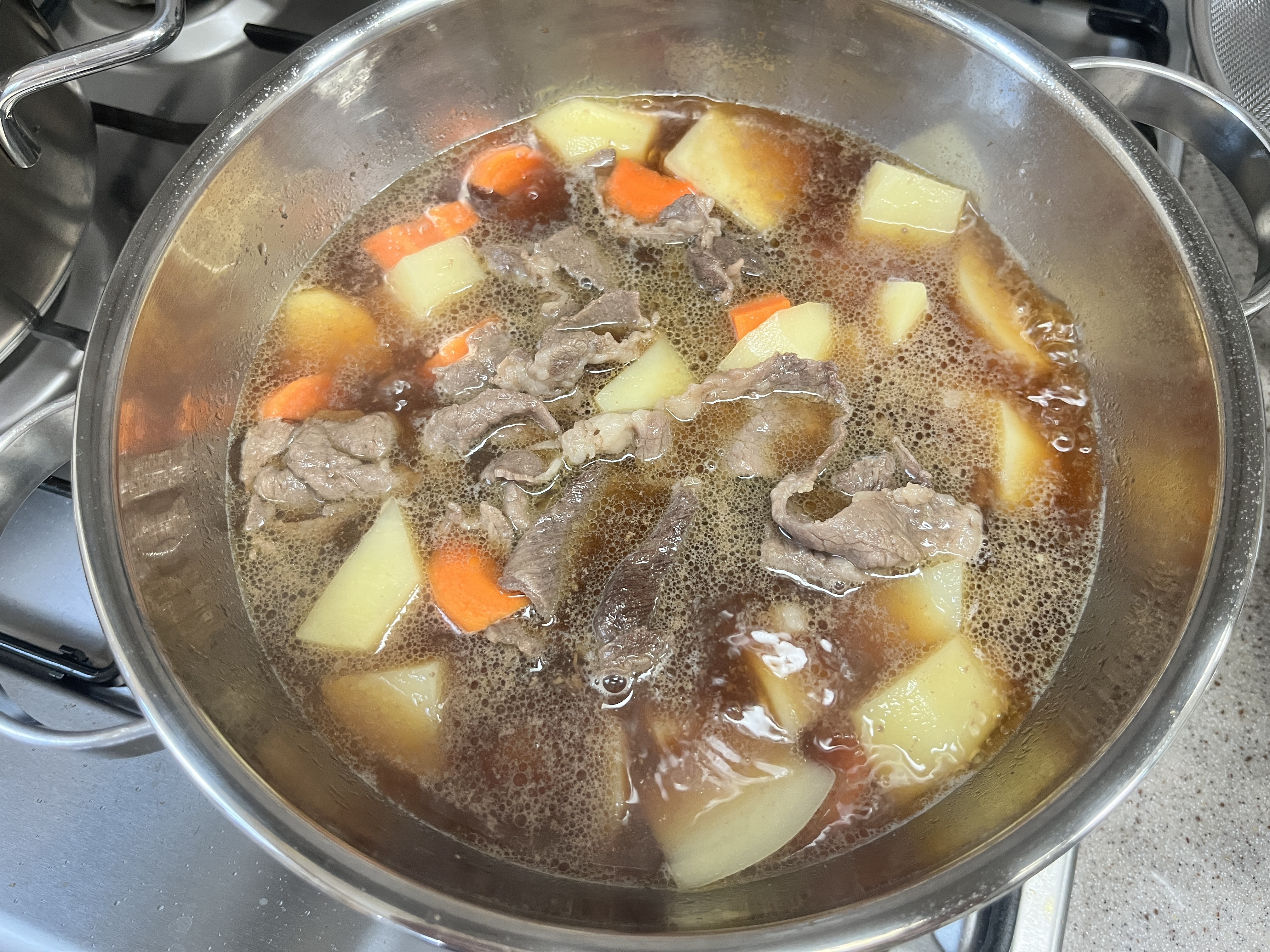 양념 넣고 끓이기