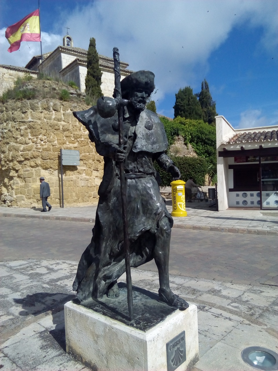 산티아고 순례길에 있는 동상 사진