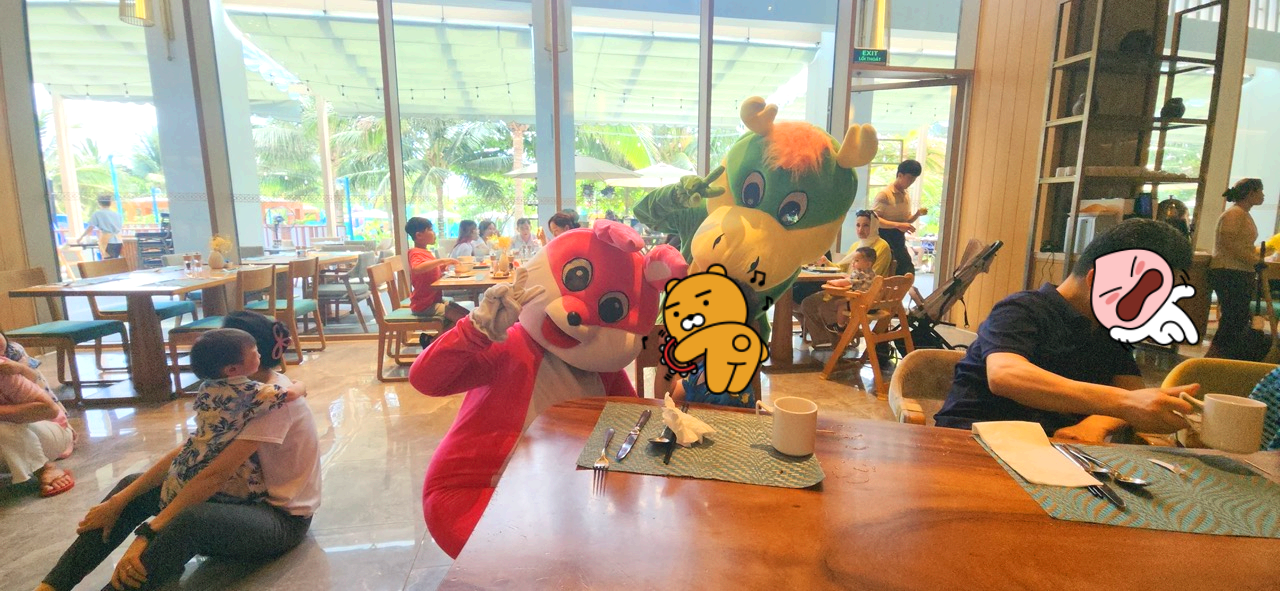 나트랑 모벤픽 리조트 조식 동물캐릭터