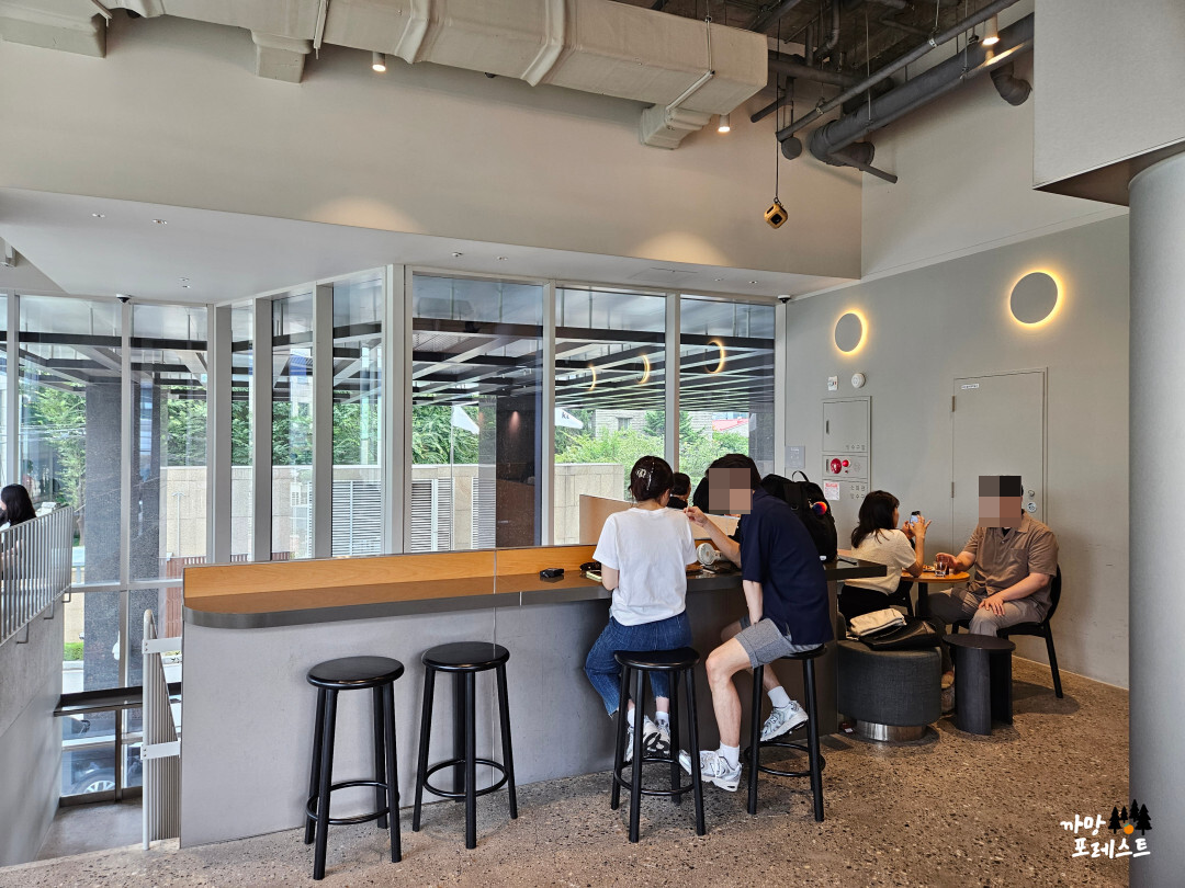 블루보틀 압구정 2층