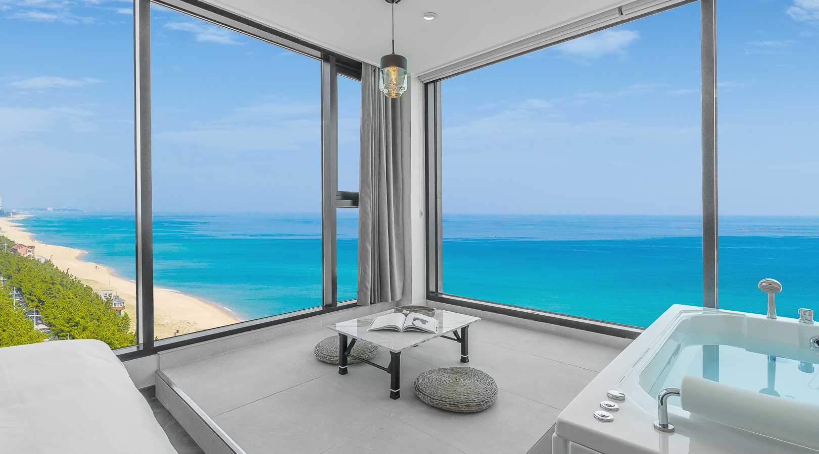 강릉 안목을 높이다 (바다뷰숙소, 강릉감성숙소, 대형스파)