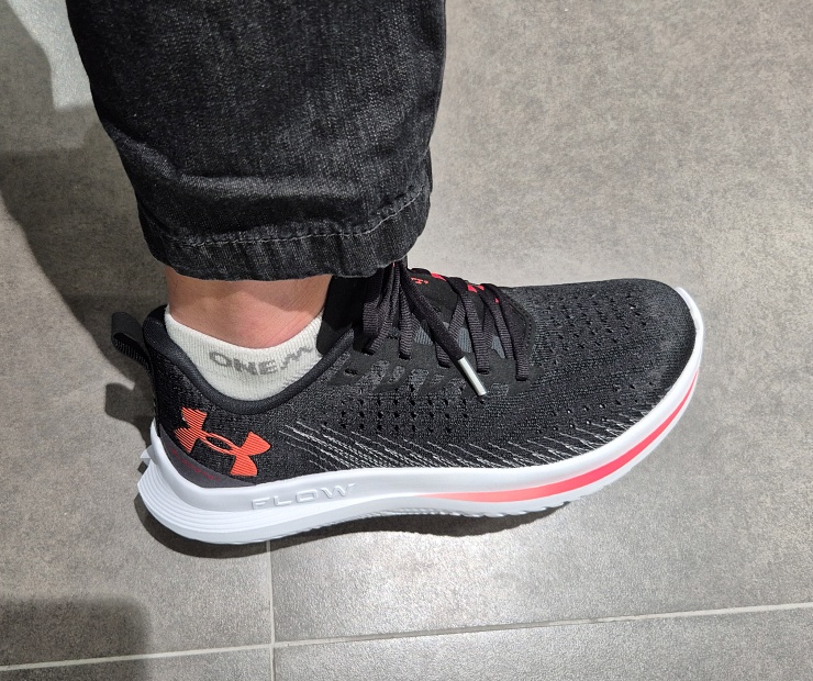 언더아머 벨로시티 4 템포런