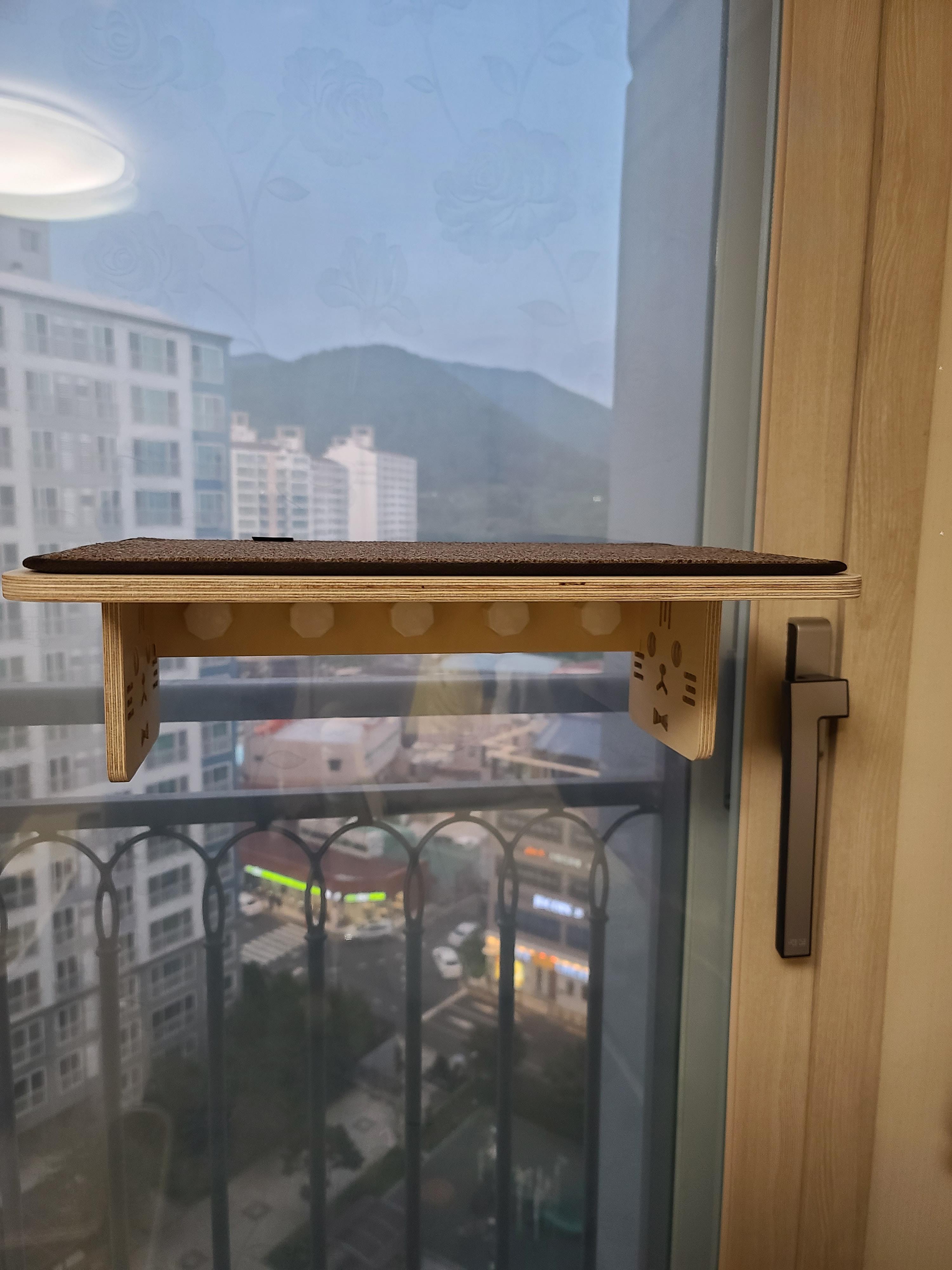 냥냥이들의 캣워크, 캣볼을 달았다. (내돈내산,스압주의)