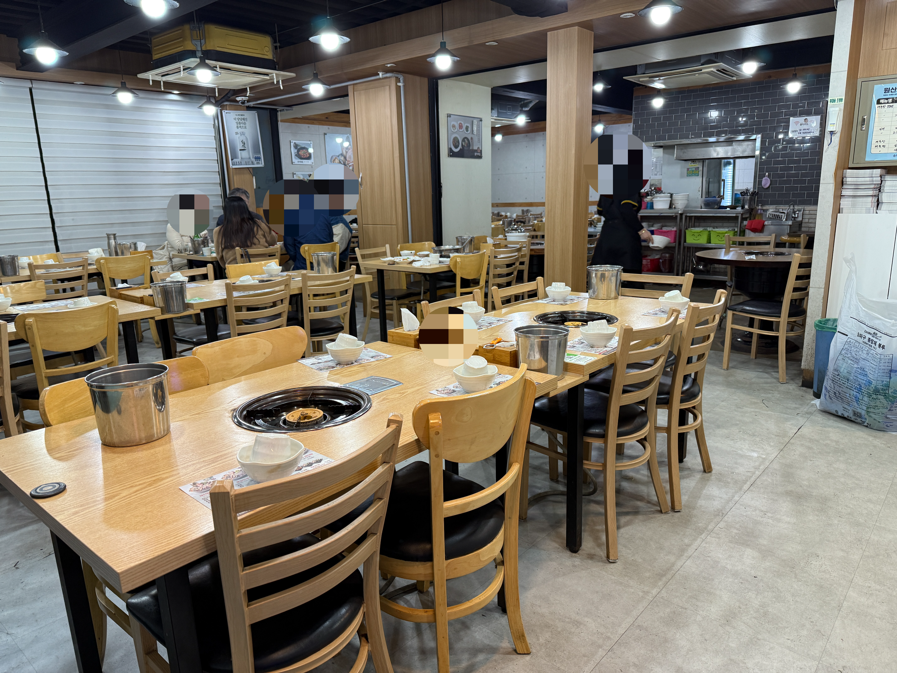 송파나루역 맛집 내부 전경 사진