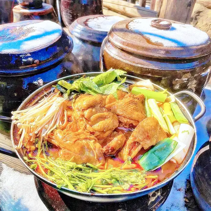 식객 허영만 백반기행 가평 남이섬 30년 전통 노포 토종닭볶음탕 토종닭 백숙 맛집