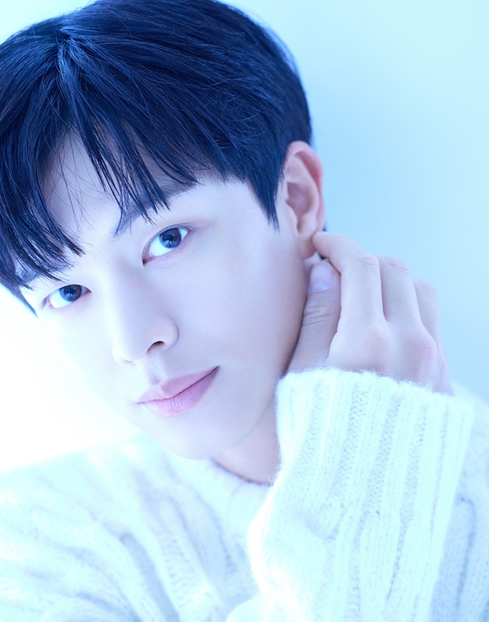 육성재 프로필 나이 학력 소속사 가족 키 혈액형 MBTI 출신지역