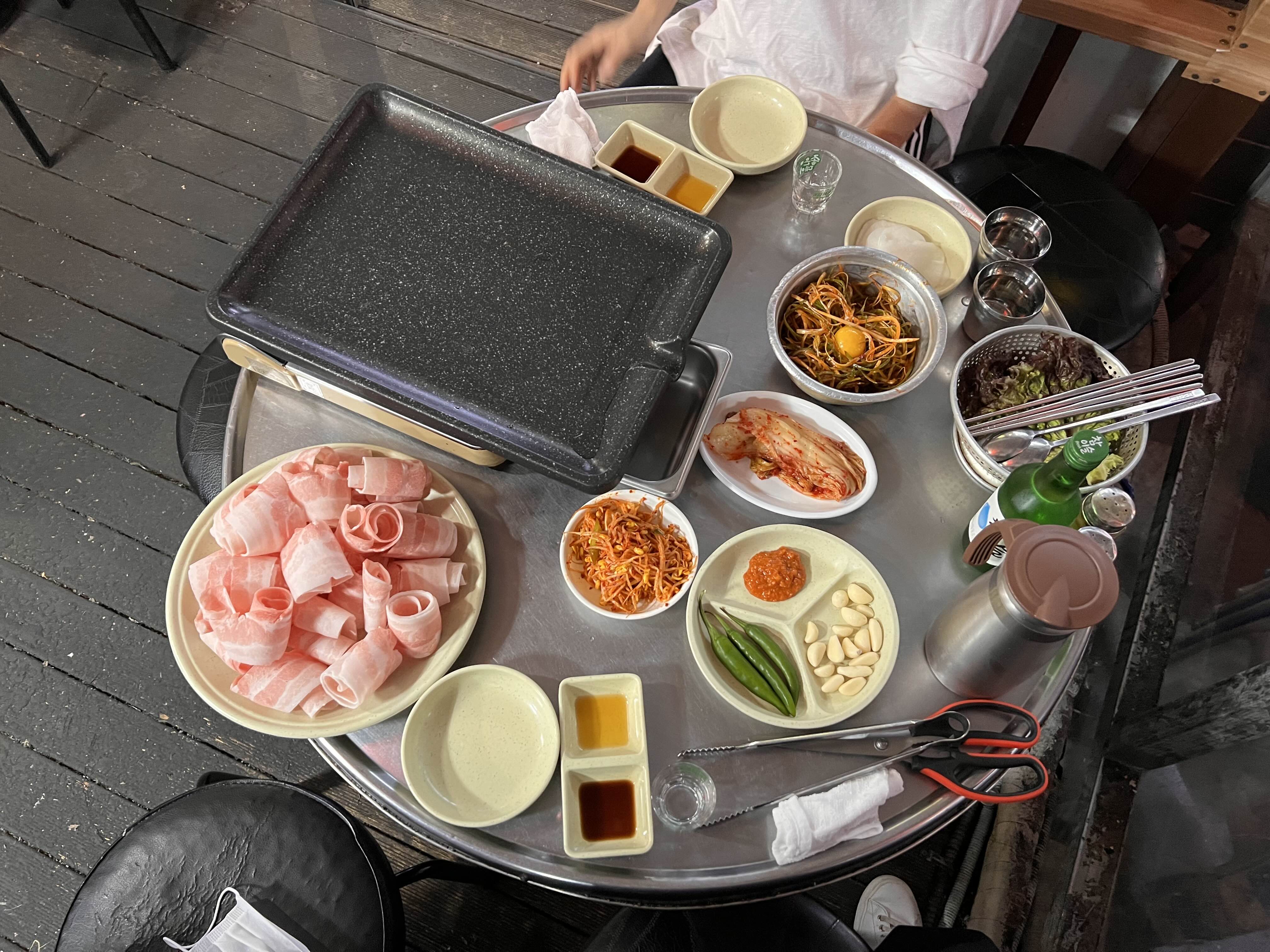 꽃돼지대패삼겹살 한상차림