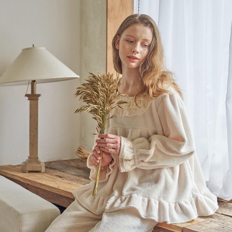 OOHLALA ULLALA 울랄라파자마 아네스 긴팔 투피스 보아털