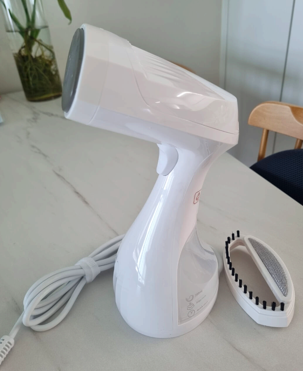 보만핸디형스팀다리미-디자인