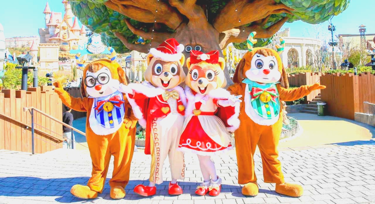 모두가 행복해 지도록 윈터 프렌즈가 퍼레이드를 진행한다. [ⓒ롯데월드부산 공식 홈페이지]