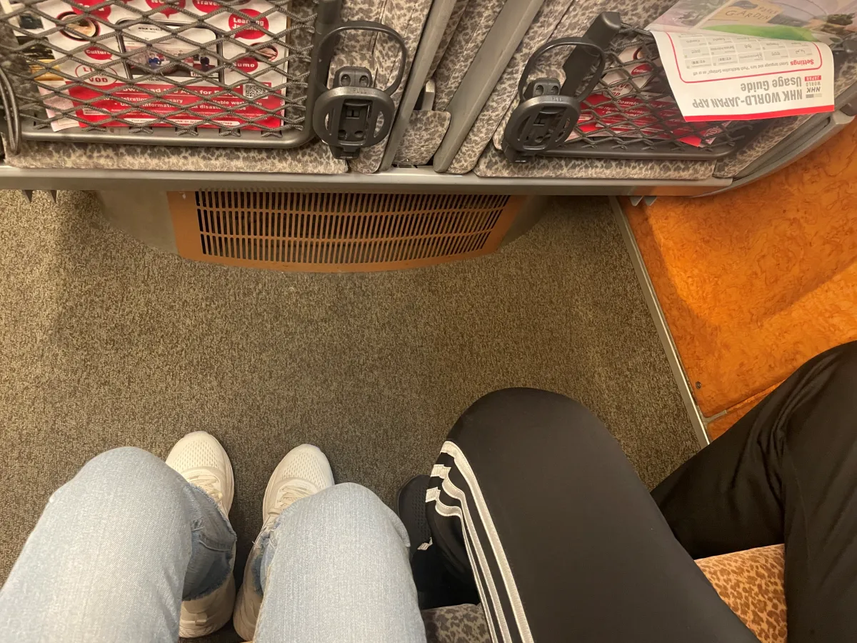 라피트-내부-좌석간간격