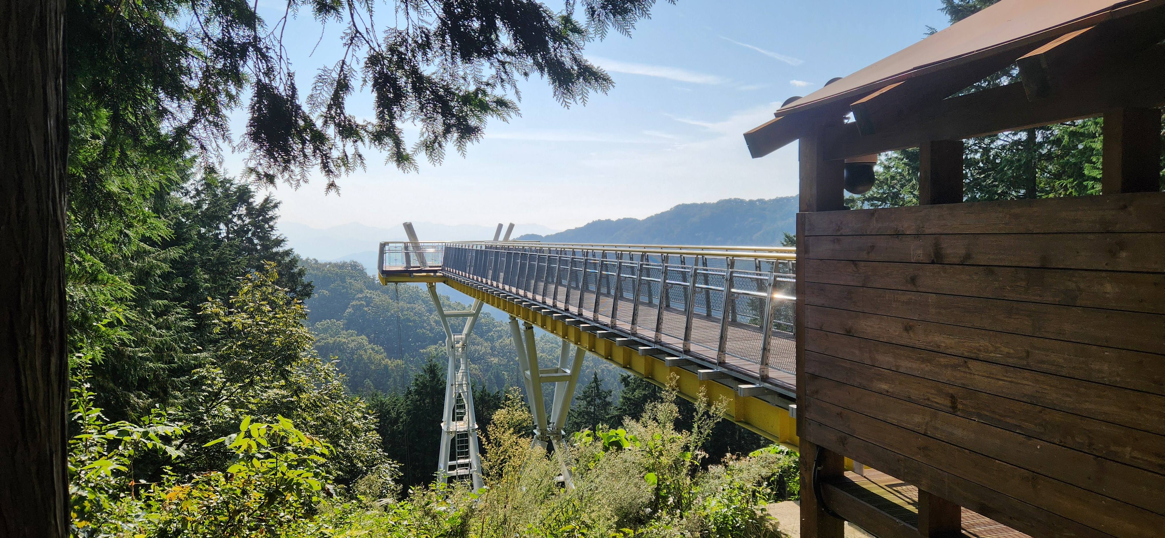 장성 치유의숲 축령산 전망대의 웅장한 자태