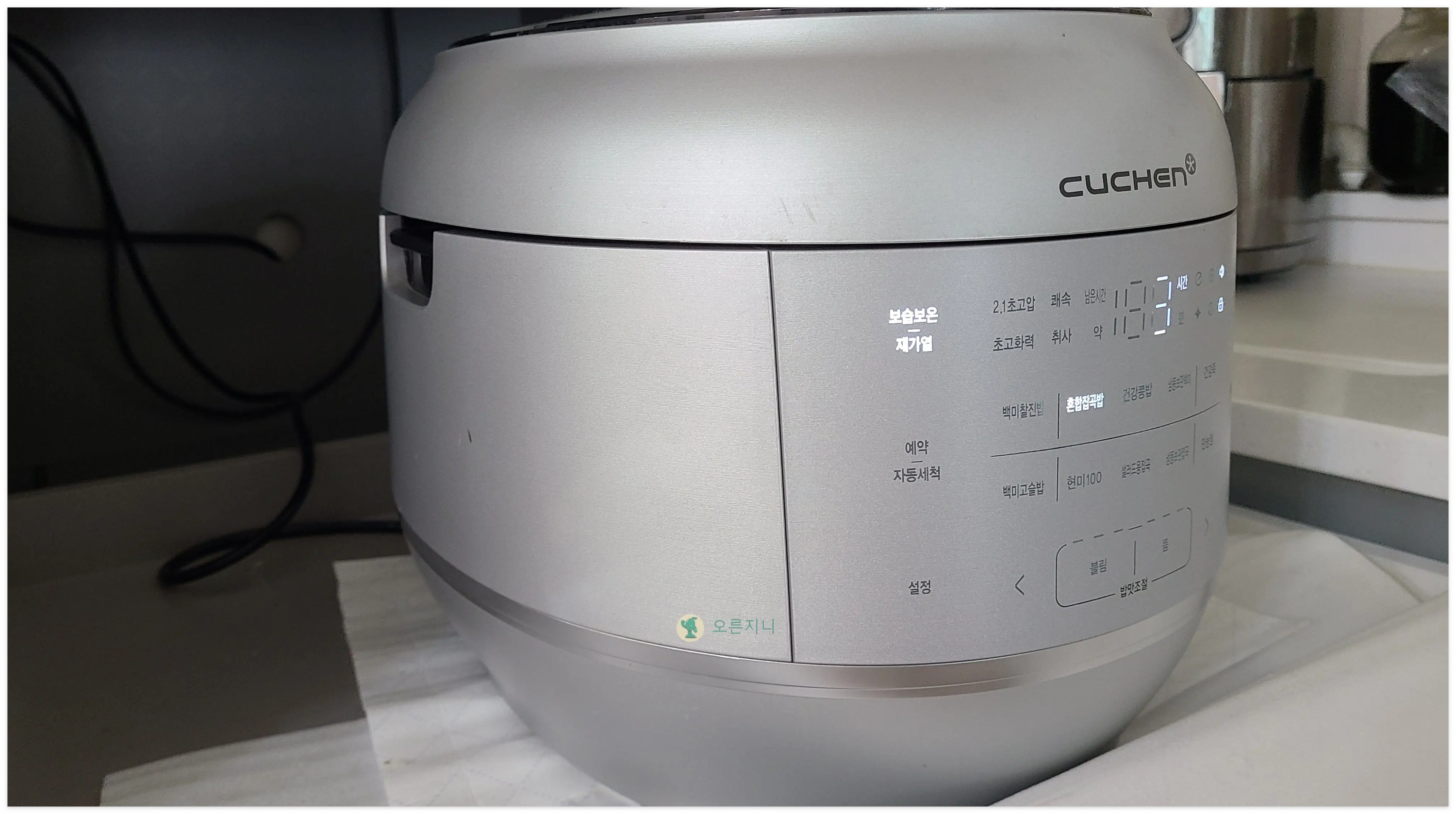 쿠첸-CRT-RPK1070S-밥솥-옆면