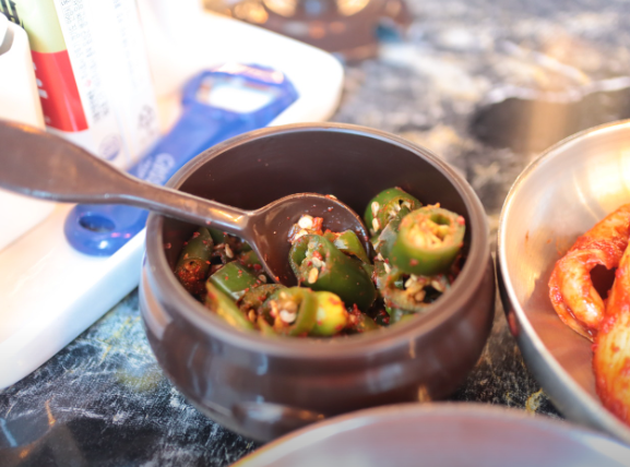 생방송 오늘N 인천 중구 한우사골 칼국수와 무한리필보쌈